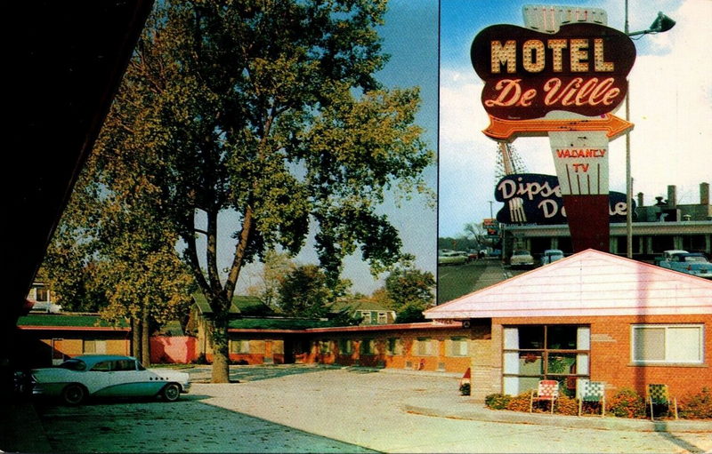 Motel De Ville - Vintage Postcard